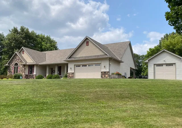 Photo 2 of Single family home for sale at 1118 25th Street Nw, Buffalo, MN 55313 | MLS# 7140783 | Listing updated on 2026-10-07