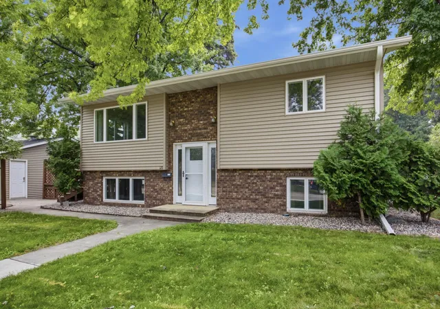 Photo 2 of Single family home for sale at 1211 Hall Ave, Breckenridge, MN 56520 | MLS# 7140794 | Listing updated on 2026-09-15