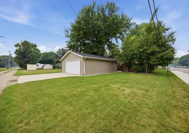 Photo 3 of Single family home for sale at 1211 Hall Ave, Breckenridge, MN 56520 | MLS# 7140794 | Listing updated on 2026-09-15