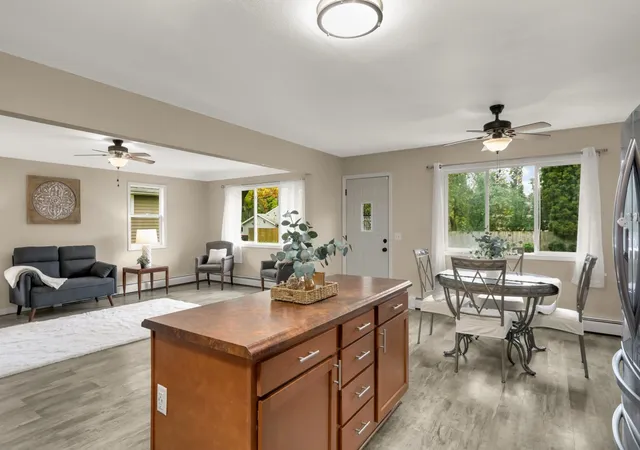 Photo 3 of Single family home for sale at 406 18th Street W, Hastings, MN 55033 | MLS# 7140806 | Listing updated on 2026-10-02