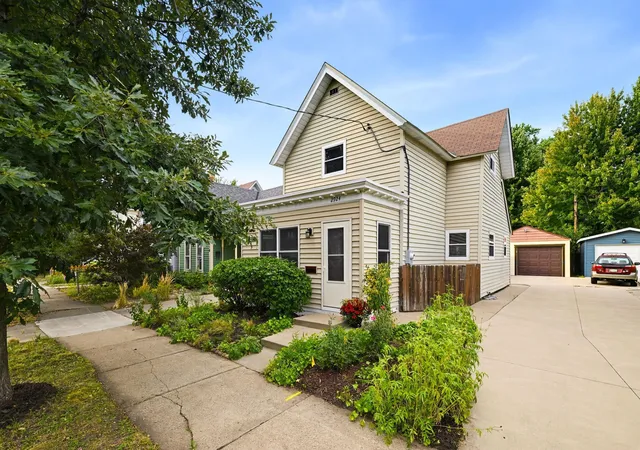 Photo 1 of Single family home for sale at 2924 E 25th Street, Minneapolis, MN 55406 | MLS# 7140815 | Listing updated on 2026-09-15
