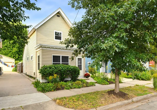 Photo 2 of Single family home for sale at 2924 E 25th Street, Minneapolis, MN 55406 | MLS# 7140815 | Listing updated on 2026-09-15
