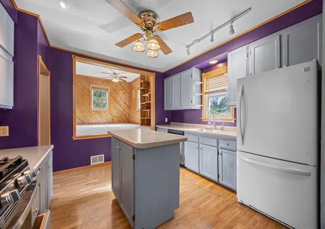 Photo 4 of Single family home for sale at 819 S Grove Ave, Owatonna, MN 55060 | MLS# 7140817 | Listing updated on 2026-10-16