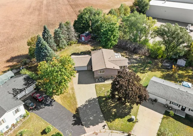 Photo 1 of Single family home for sale at 302 Jennifer Ln, Jordan, MN 55352 | MLS# 7140823 | Listing updated on 2026-10-02