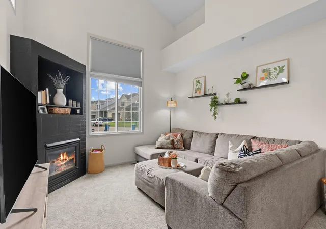 Photo 2 of Single family home for sale at 1711 Elm St, Saint Paul, MN 55110 | MLS# 7140853 | Listing updated on 2026-09-15