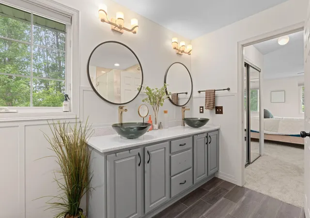 Photo 3 of Single family home for sale at 1711 Elm St, Saint Paul, MN 55110 | MLS# 7140853 | Listing updated on 2026-09-15