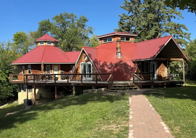 Photo 1 of Single family home for sale at 425 N Main St, Center City, MN 55012 | MLS# 7140889 | Listing updated on 2026-09-26