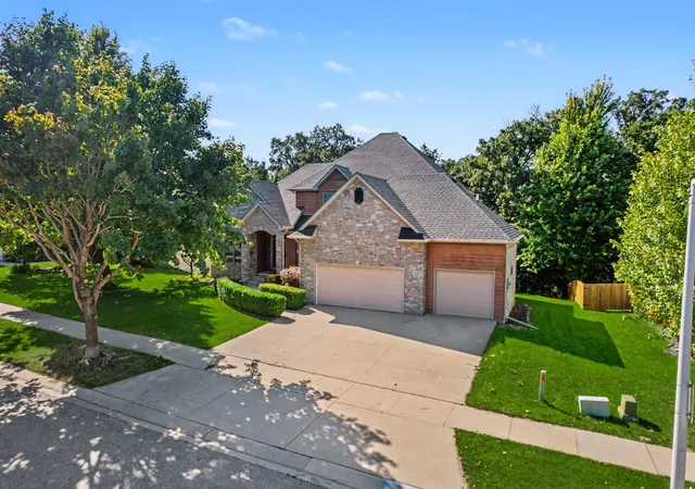 Photo 3 of Single family home for sale at 3107 Darcy Dr Ne, Rochester, MN 55906 | MLS# 7140890 | Listing updated on 2026-10-01