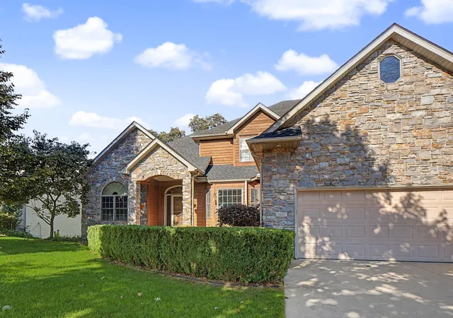 Photo 4 of Single family home for sale at 3107 Darcy Dr NE, Rochester, MN 55906 | MLS# 7140890 | Listing updated on 2026-10-01