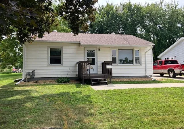 Photo 1 of Single family home for sale at 614 9th Avenue Se, Waseca, MN 56093 | MLS# 7140913 | Listing updated on 2026-09-15