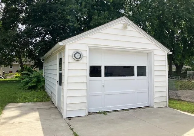 Photo 3 of Single family home for sale at 614 9th Avenue Se, Waseca, MN 56093 | MLS# 7140913 | Listing updated on 2026-09-15