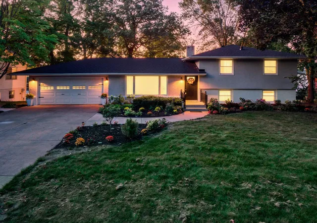 Single family home for sale at 11325 Interlachen Rd, Chisago City, MN 55013 | MLS# 7140932