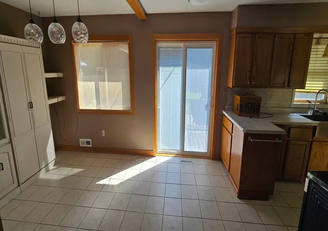 Photo 4 of Single family home for sale at 1722 14 1/2 St S, Fargo, ND 58103 | MLS# 7140958 | Listing updated on 2026-10-16