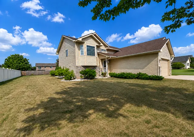 Photo 3 of Single family home for sale at 477 Shannon Dr, Big Lake, MN 55309 | MLS# 7140985 | Listing updated on 2026-09-18