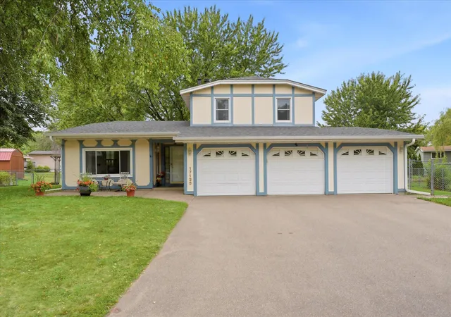 Photo 3 of Single family home for sale at 17125 Foliage Ave, Farmington, MN 55024 | MLS# 7141003 | Listing updated on 2026-10-04