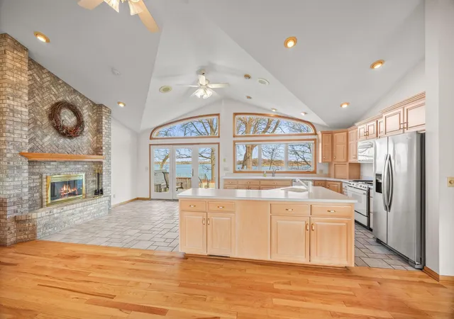 Photo 2 of Single family home for sale at 362 S Shore Dr, Winsted, MN 55395 | MLS# 7141022 | Listing updated on 2026-09-19