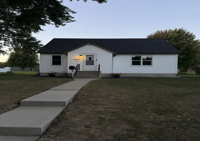 Single family home for sale at 109 1/2 4th St SW, New Prague, MN 56071 | MLS# 7141046