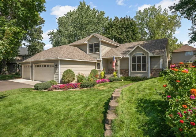 Photo 1 of Single family home for sale at 3266 Rolling Hills Dr, Saint Paul, MN 55121 | MLS# 7141067 | Listing updated on 2026-09-19