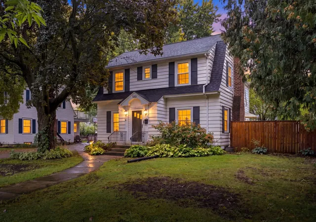 Single family home for sale at 533 E Academy St, Owatonna, MN 55060 | MLS# 7141077