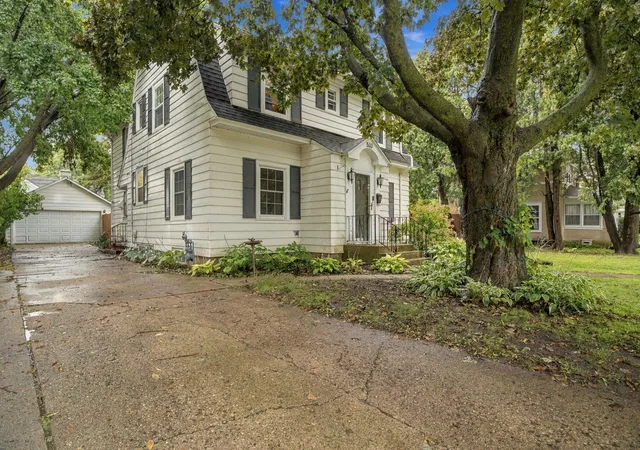 Photo 3 of Single family home for sale at 533 E Academy St, Owatonna, MN 55060 | MLS# 7141077 | Listing updated on 2026-09-22
