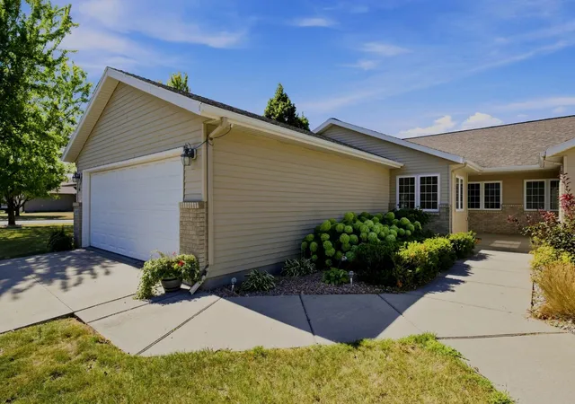 Photo 2 of Sale Pending at 3595 Harrison St S, Fargo, ND 58104 | MLS# 7141098 | Listing updated on 2026-10-05