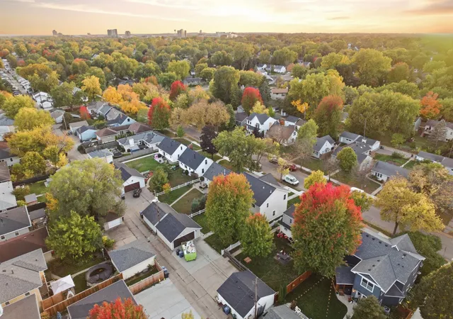 Photo 4 of Single family home for sale at 5709 Sheridan Ave S, Minneapolis, MN 55410 | MLS# 7141104 | Listing updated on 2026-10-10
