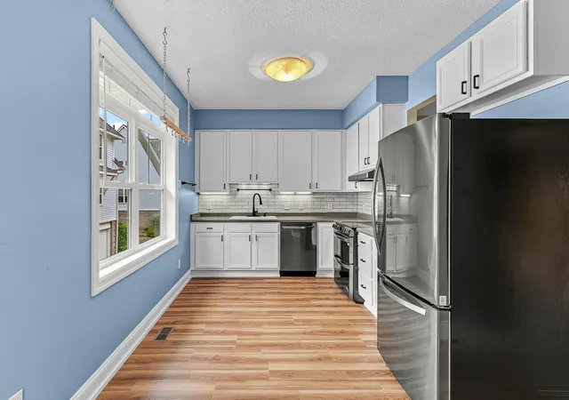 Photo 3 of Single family home for sale at 416 Duke St, Saint Paul, MN 55102 | MLS# 7141117 | Listing updated on 2026-10-07