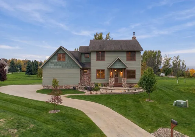 Single family home for sale at 7107 Maple Ln, Horace, ND 58047 | MLS# 7141125