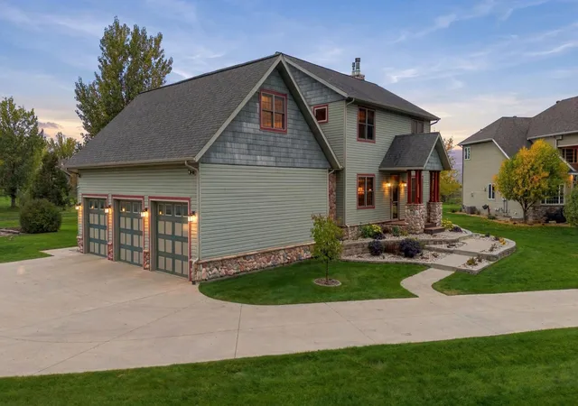 Photo 1 of Single family home for sale at 7107 Maple Ln, Horace, ND 58047 | MLS# 7141125 | Listing updated on 2026-10-27