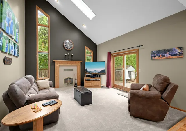 Photo 2 of Single family home for sale at 2152 15th Avenue E, Saint Paul, MN 55109 | MLS# 7141128 | Listing updated on 2026-09-30