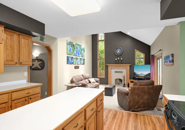 Photo 4 of Sale Pending at 2152 15th Avenue E, Saint Paul, MN 55109 | MLS# 7141128 | Listing updated on 2026-10-20