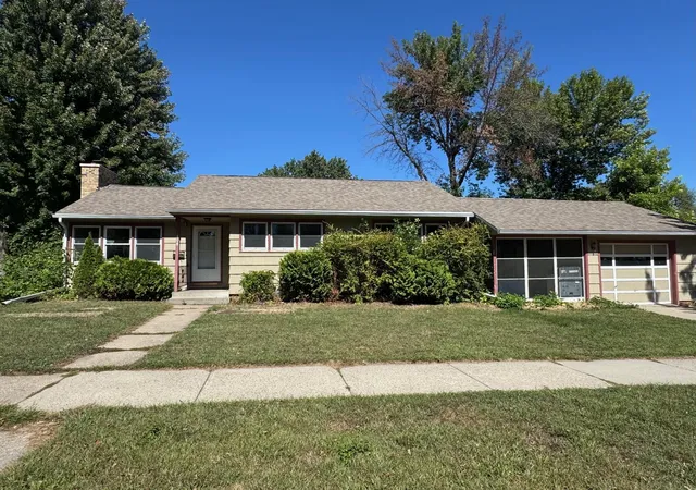 Photo 1 of Sale Pending at 408 Southview Dr, Marshall, MN 56258 | MLS# 7141147 | Listing updated on 2026-09-14