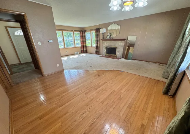 Photo 3 of Sale Pending at 408 Southview Dr, Marshall, MN 56258 | MLS# 7141147 | Listing updated on 2026-09-14