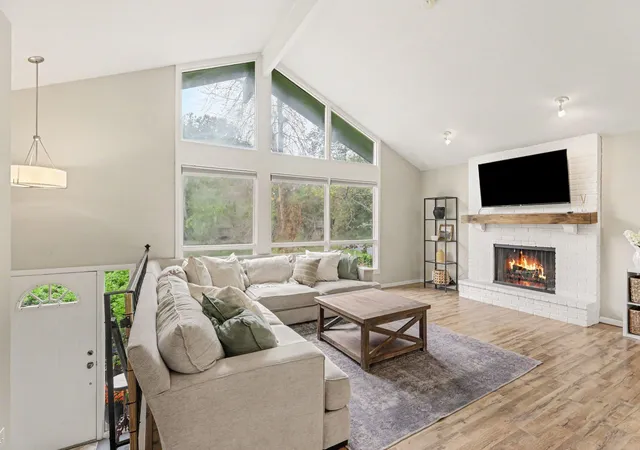 Photo 3 of Single family home for sale at 2405 Urbandale Ln N, Minneapolis, MN 55447 | MLS# 7141164 | Listing updated on 2026-10-01
