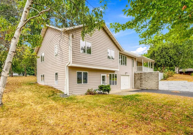 Photo 3 of Single family home for sale at 2835 Pioneer Ln, Saint Cloud, MN 56301 | MLS# 7141179 | Listing updated on 2026-09-12