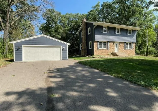 Photo 3 of Single family home for sale at 928 Griffin Ave, Saint Paul, MN 55115 | MLS# 7141200 | Listing updated on 2026-10-02