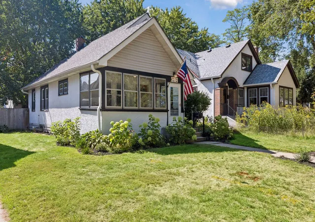 Photo 3 of Single family home for sale at 1272 Stanford Ave, Saint Paul, MN 55105 | MLS# 7141202 | Listing updated on 2026-09-18