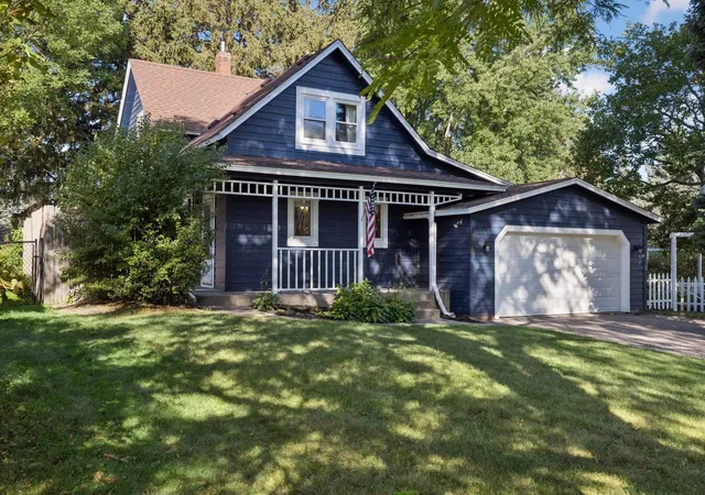 Photo 2 of Single family home for sale at 239 Oakwood Dr, Shoreview, MN 55126 | MLS# 7141206 | Listing updated on 2026-09-12