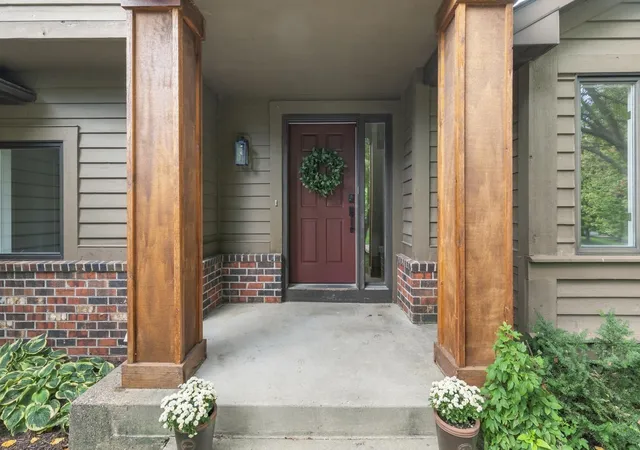 Photo 3 of Single family home for sale at 14964 River Oak Pl, Savage, MN 55378 | MLS# 7141211 | Listing updated on 2026-10-08