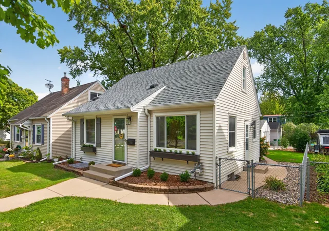 Photo 3 of Sale Pending at 2705 Georgia Ave S, Minneapolis, MN 55426 | MLS# 7141247 | Listing updated on 2026-10-15