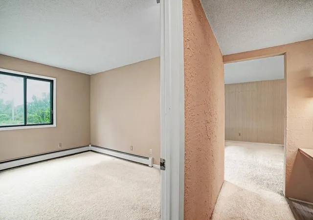 Listing Photo 5 - Condo for sale in building located at 2680 Oxford St N, Roseville, MN 55113 - Unit #107