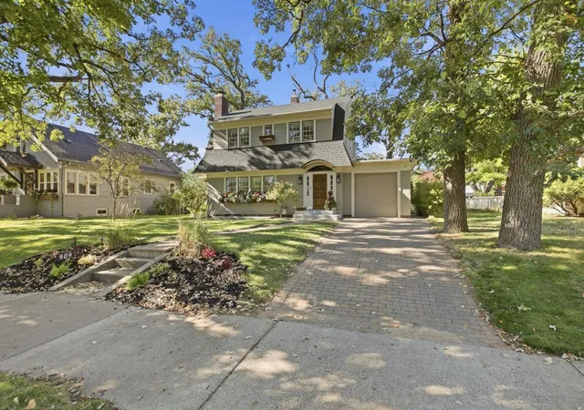 Photo 1 of Single family home for sale at 909 6th Avenue N, Saint Cloud, MN 56303 | MLS# 7141271 | Listing updated on 2026-10-01