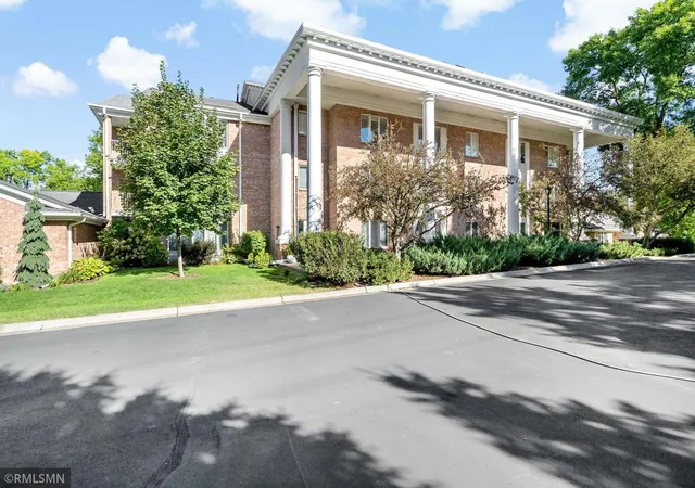 Condo for sale at 1585 Dodd Rd #302, Saint Paul, MN 55118 | MLS# 7141298