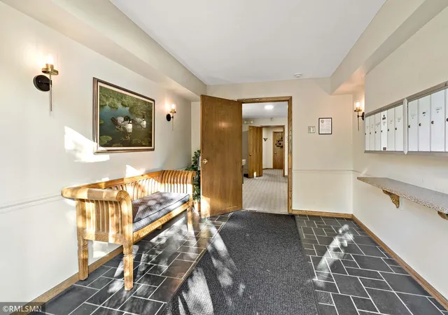 Listing Photo 4 - Condo for sale in building located at 1585 Dodd Rd, Mendota Heights, MN 55118 - Unit #302