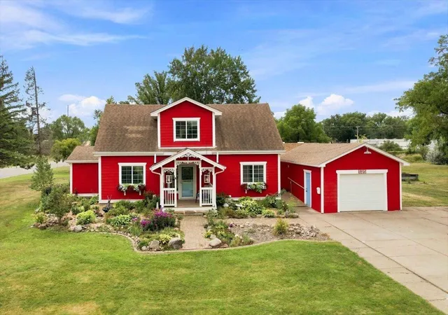 Photo 1 of Sale Pending at 525 Maple Ave E, Mora, MN 55051 | MLS# 7141305 | Listing updated on 2026-10-04