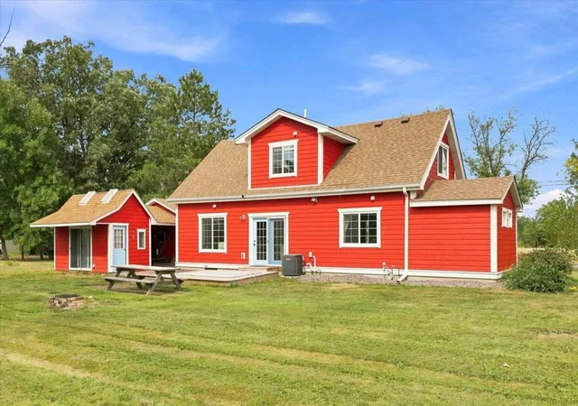 Photo 4 of Sale Pending at 525 Maple Ave E, Mora, MN 55051 | MLS# 7141305 | Listing updated on 2026-10-04