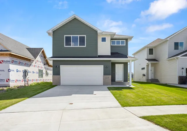 Photo 1 of Single family home for sale at 2529 36th Avenue S, Moorhead, MN 56560 | MLS# 7141338 | Listing updated on 2026-09-12
