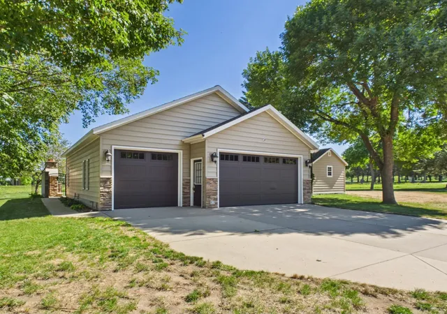 Photo 3 of Single family home for sale at 32805 Spunk Tree Cir, Avon, MN 56310 | MLS# 7141342 | Listing updated on 2026-09-17