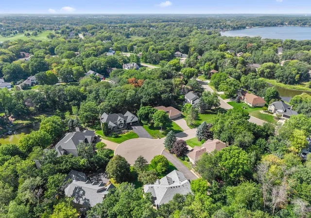 Photo 3 of Single family home for sale at 17707 Kingsbury Cir, Lakeville, MN 55044 | MLS# 7141354 | Listing updated on 2026-10-07
