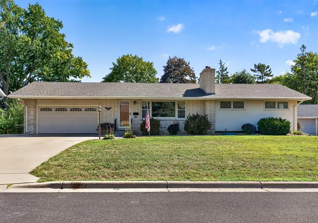 Photo 1 of Single family home for sale at 7538 Carmen Ave, Inver Grove Heights, MN 55076 | MLS# 7141370 | Listing updated on 2026-09-21